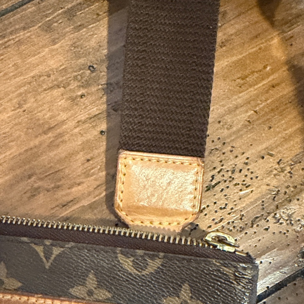 Louis Vuitton Monogram Brown Messenger Bag- great used condition - Picture 7 of 16